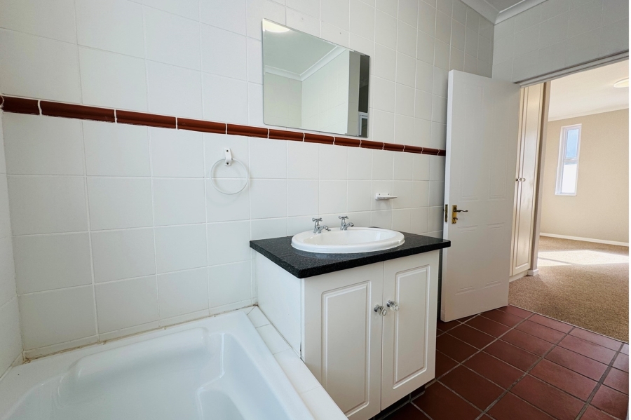 To Let 3 Bedroom Property for Rent in Chanteclair Western Cape